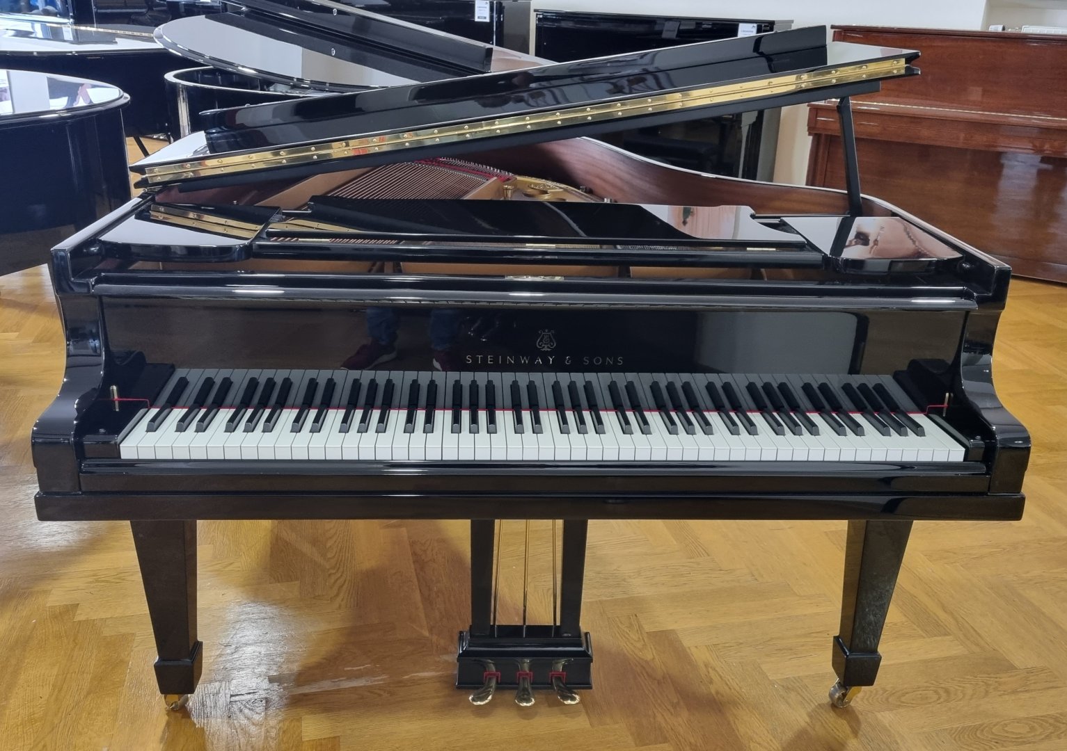Steinway & Sons M-170 von 1927 in Schwarz glänzend
