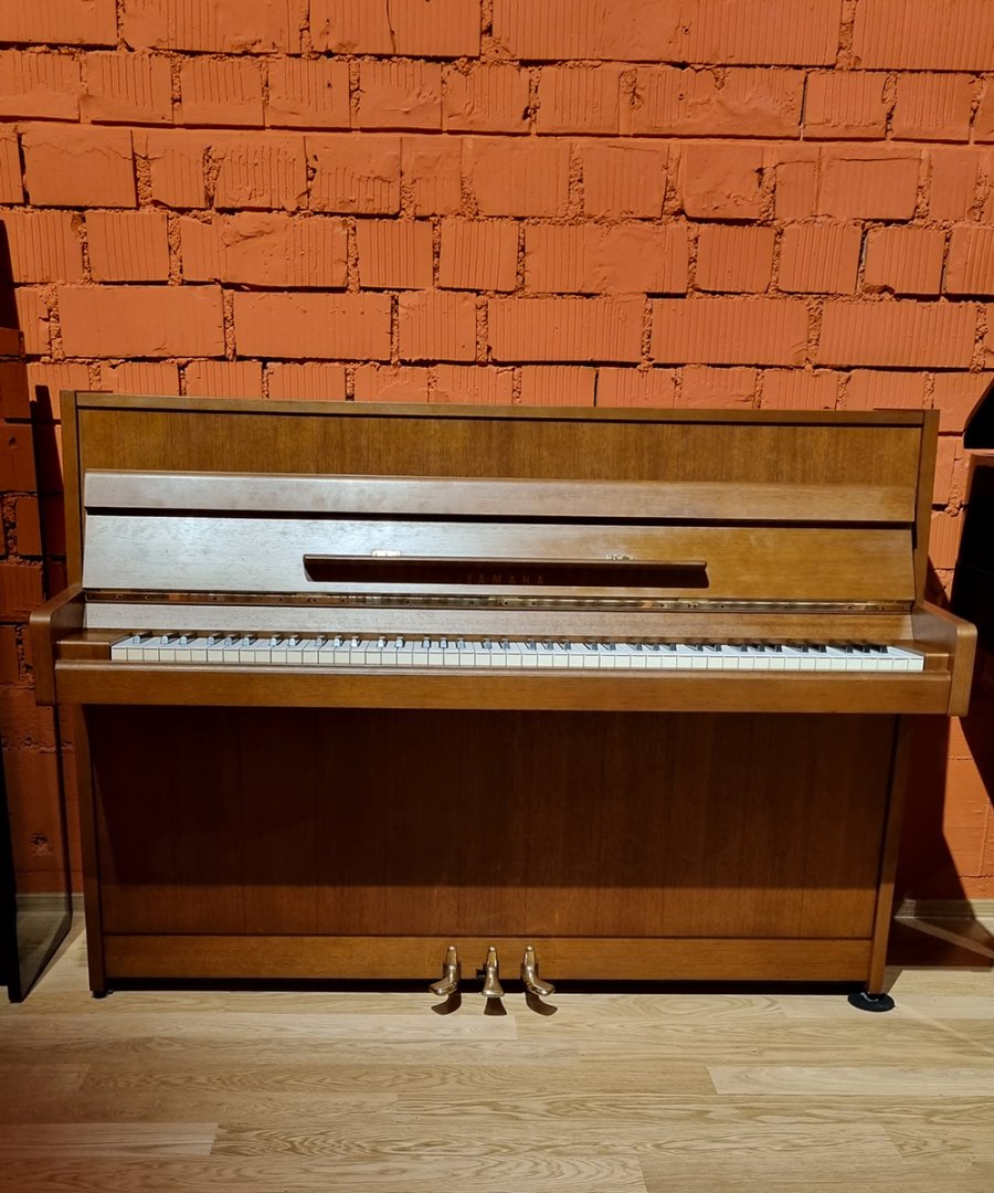 Yamaha 104 von 1975 in Nussbaum matt