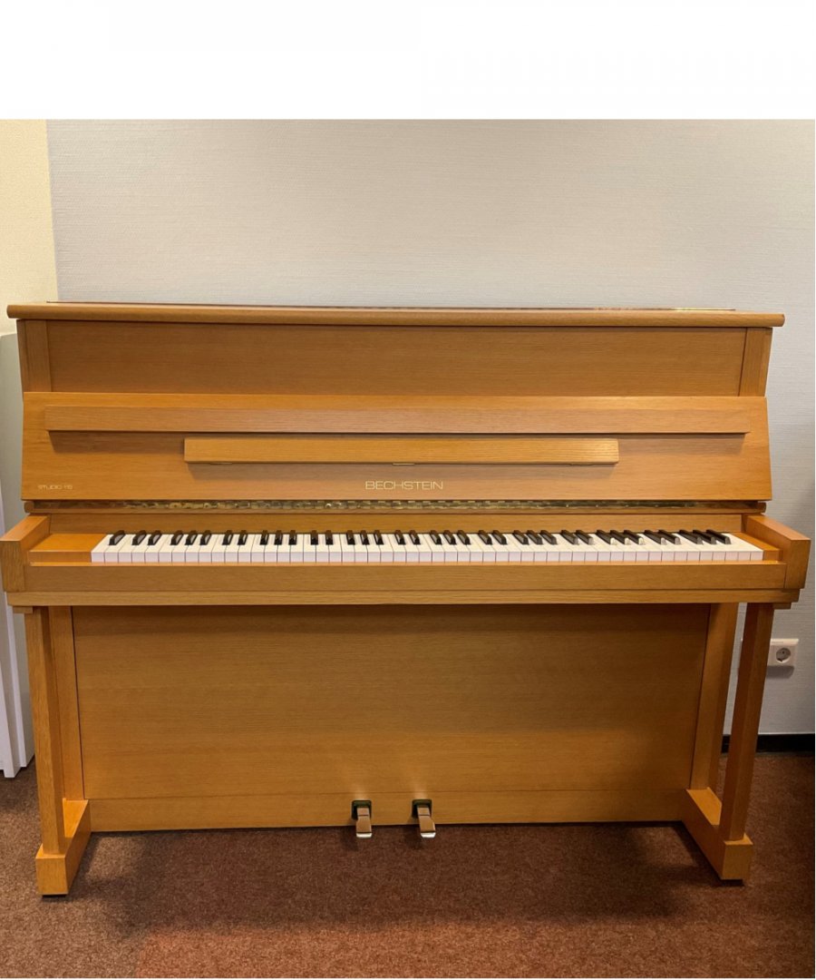 C. Bechstein Studio 115 von 1991 in Eiche matt