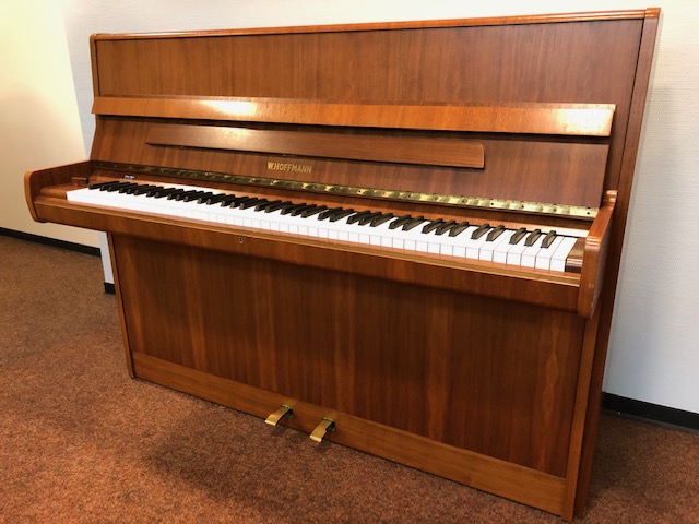Hoffmann 107 von 1980 in Nussbaum matt