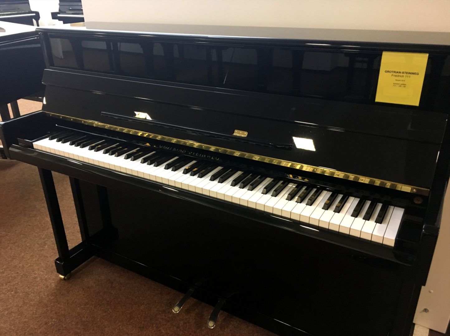 Grotrian-Steinweg Friedrich 111 von 2015 in Schwarz glänzend