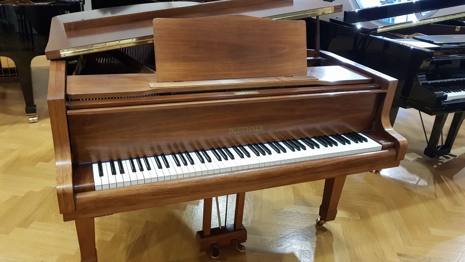 Blüthner Mod. 190 von 1979 in Holz matt