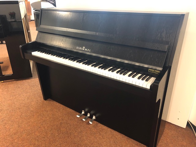 Schimmel 112-5 von 1987 in Schwarz matt