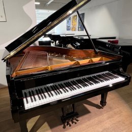 Steinway & Sons O-180 von 2008 in Schwarz glänzend