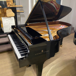 Steinway & Sons B-211 von 1951 in Schwarz glänzend