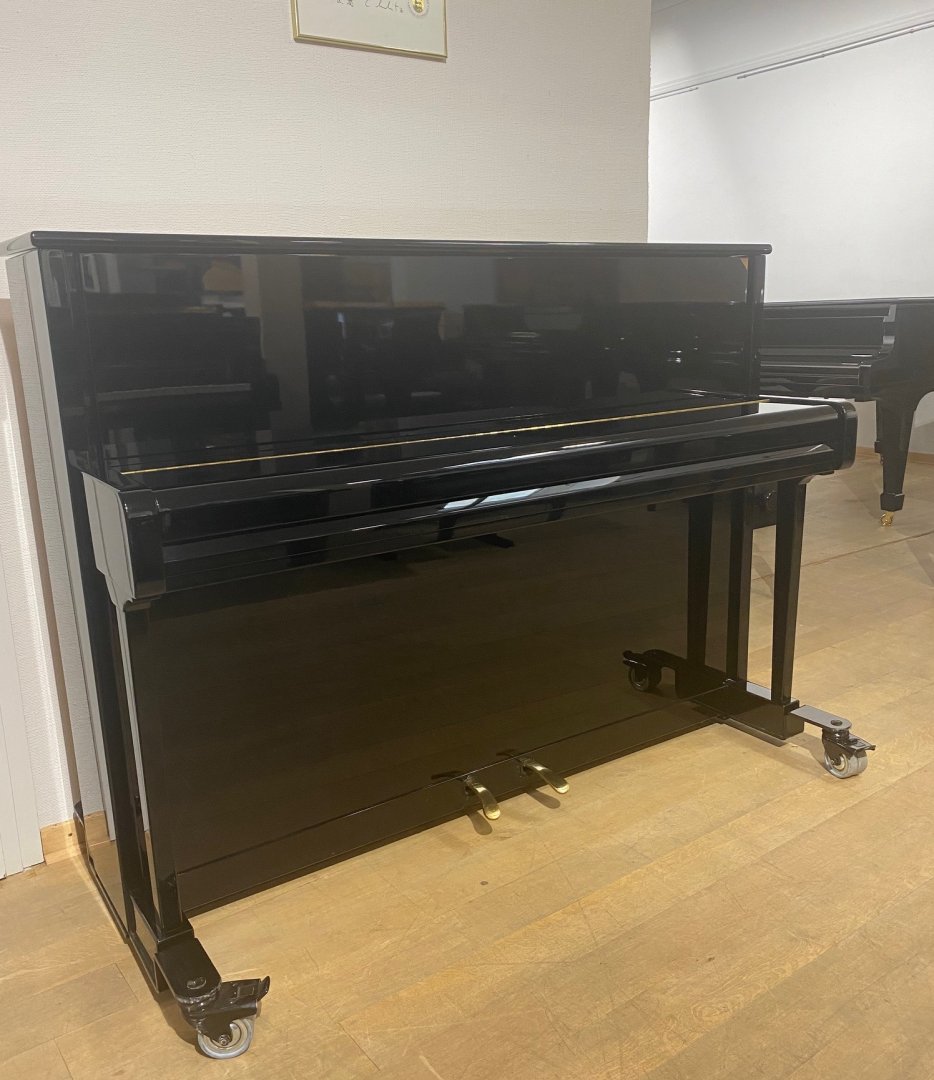 Grotrian-Steinweg 112 von 1997 in Schwarz glänzend