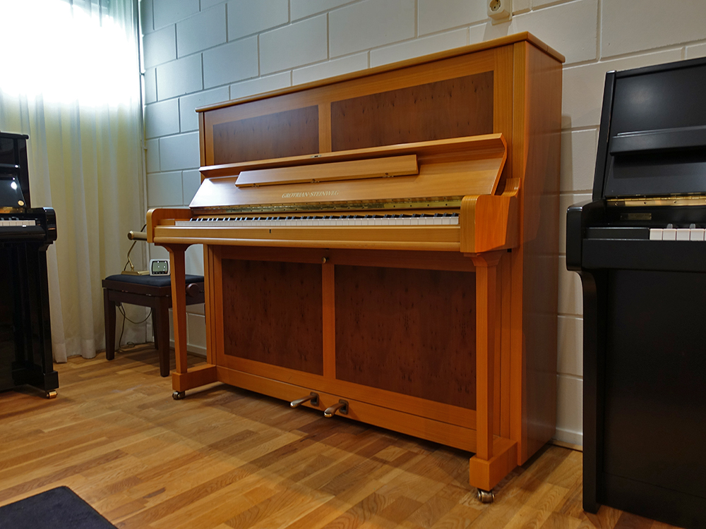 Grotrian-Steinweg Classic von 1989 in Kirschbaum matt