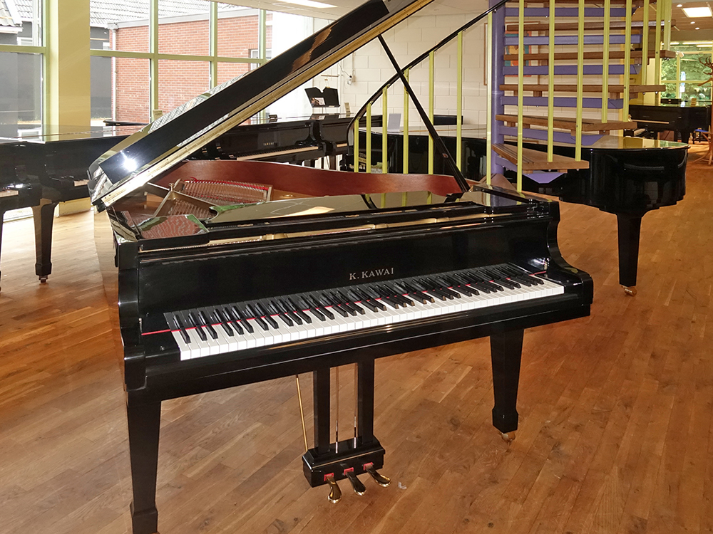 Kawai RX3 von 2006 in Schwarz glänzend
