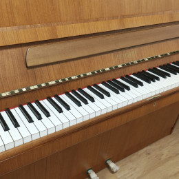 Feurich 112-M von 1968 in Nussbaum matt