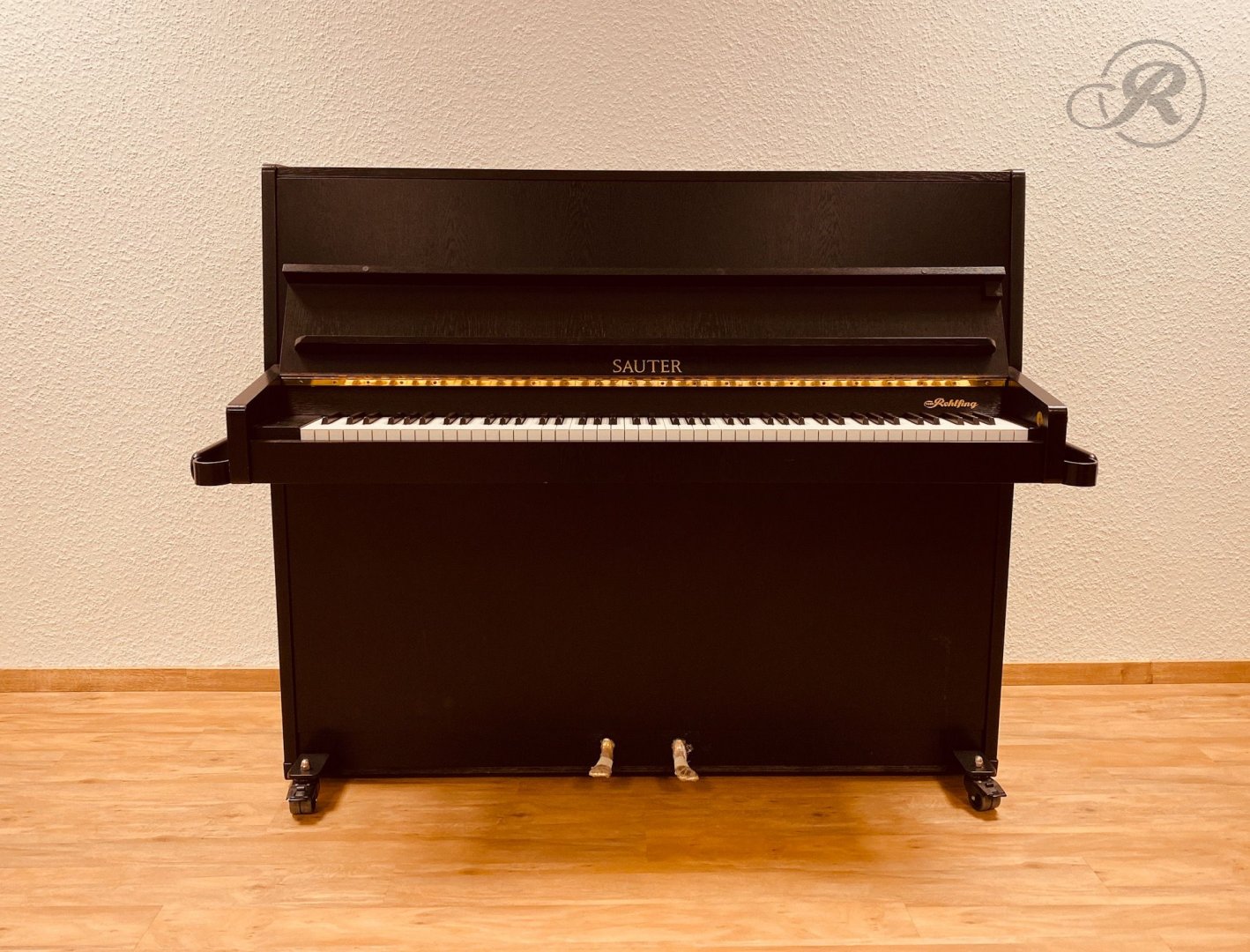 Sauter 122 E von 1992 in Schwarz matt