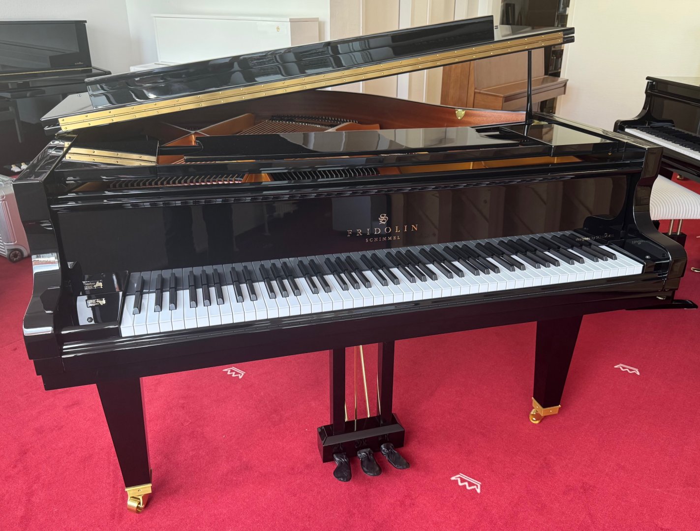 Schimmel F 156 Tradition von 24 in Schwarz glänzend