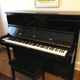 Steinway & Sons V 125 von 1988 in Schwarz glänzend