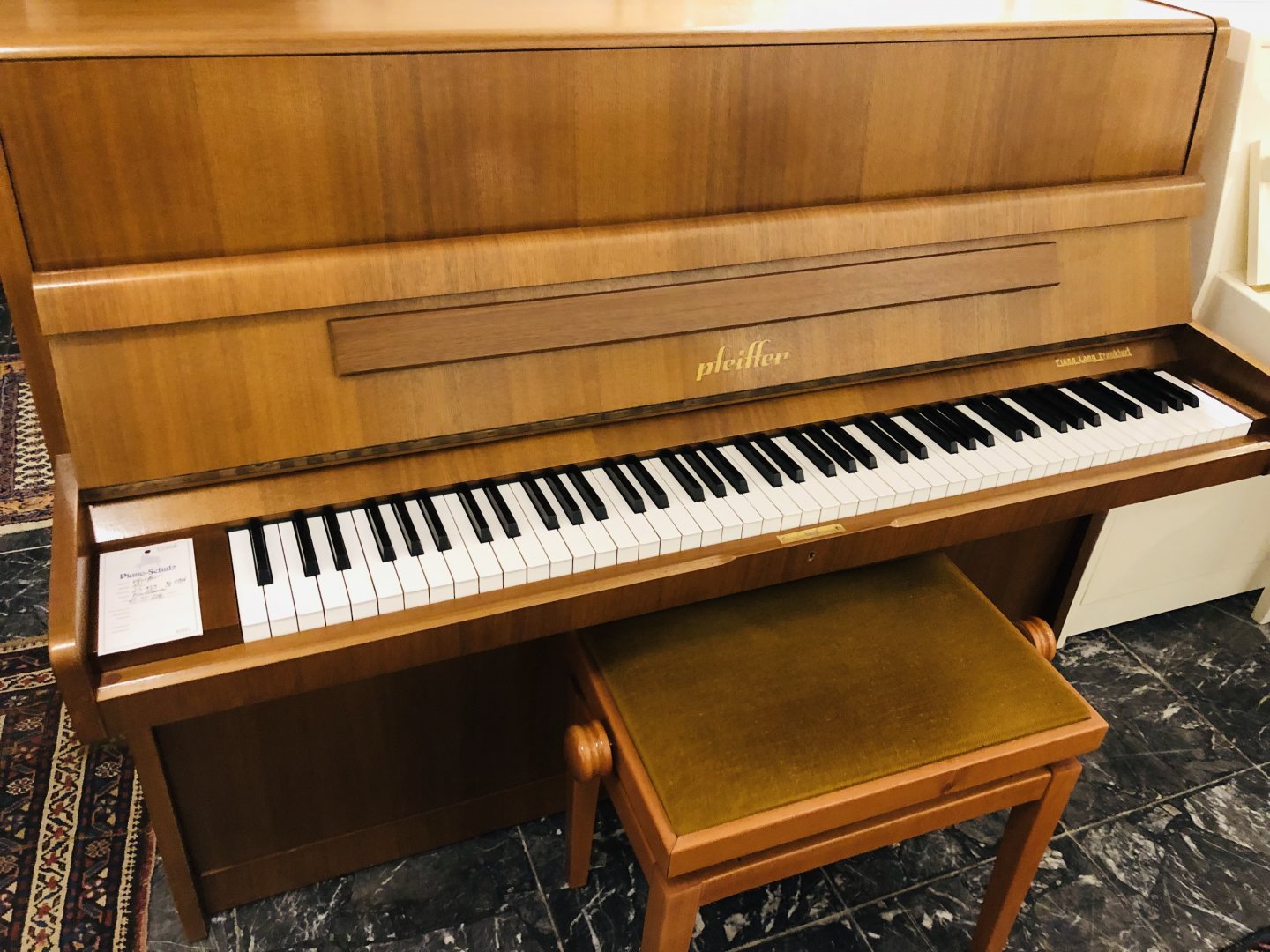 Pfeiffer 112 von 1971 in Nussbaum matt