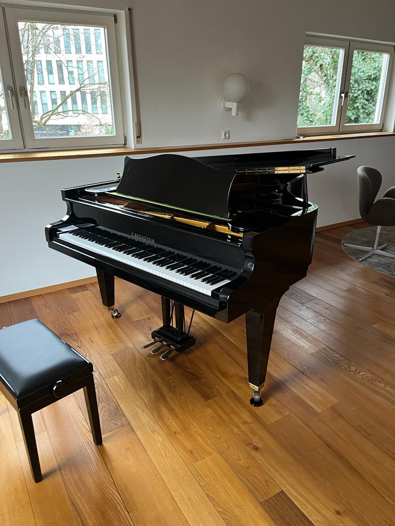 C. Bechstein B 203 von 1974 in Schwarz glänzend