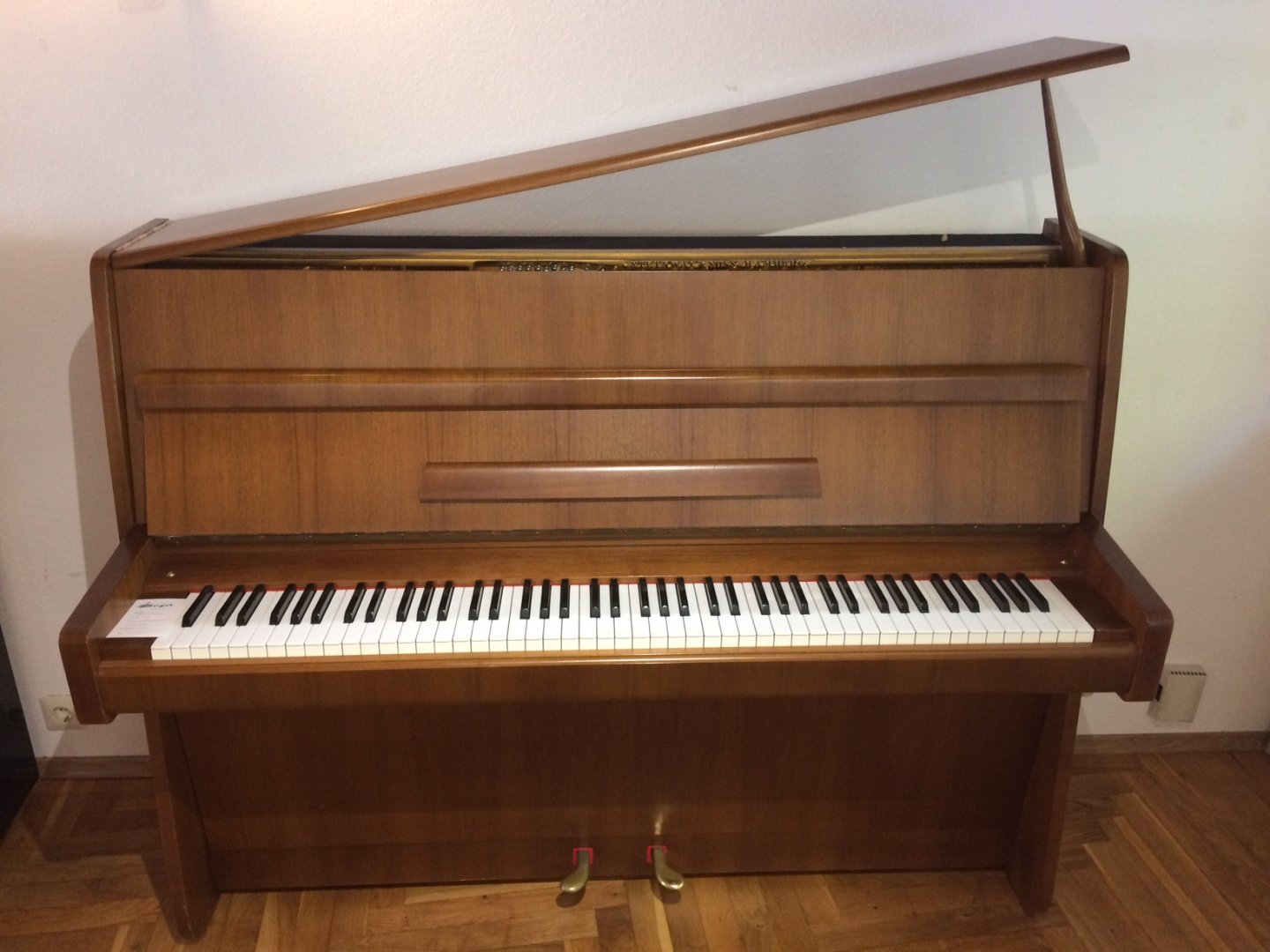 Steinway & Sons Z von 1960 in Nussbaum matt