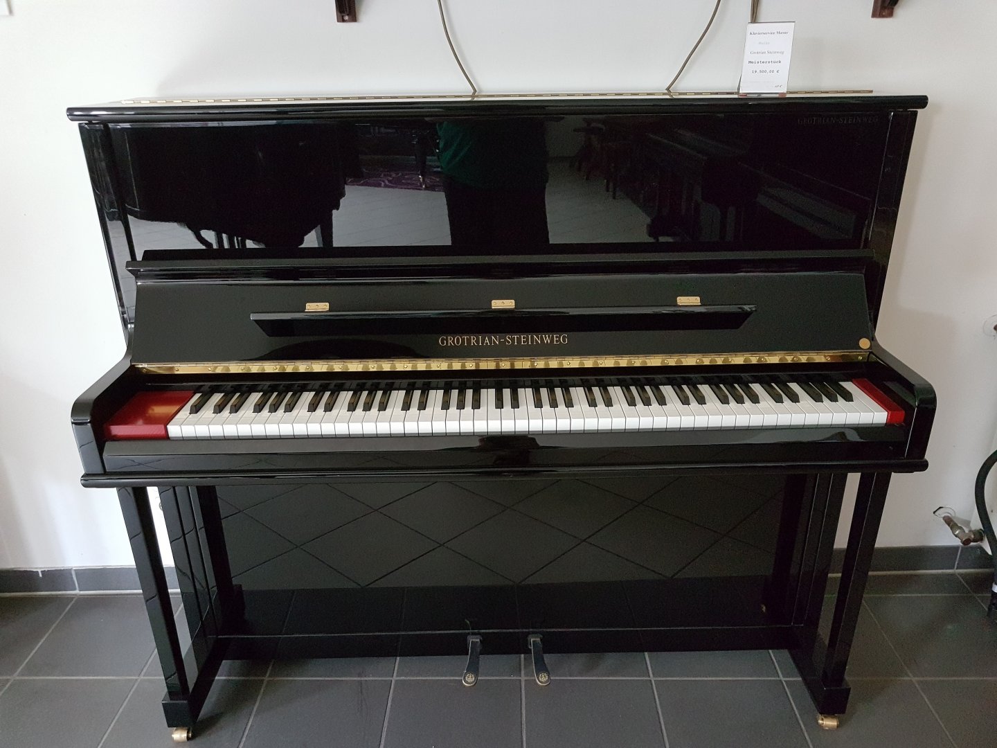 Grotrian-Steinweg Classic 124 von 2014 in Schwarz glänzend