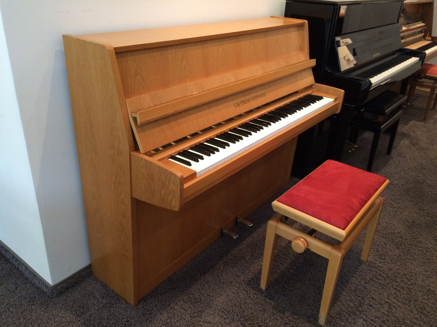 Grotrian-Steinweg 110 von 1979 in Eiche matt