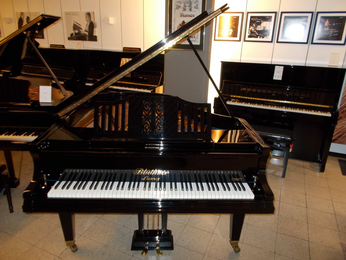 Blüthner 175 von 1923 in Schwarz glänzend