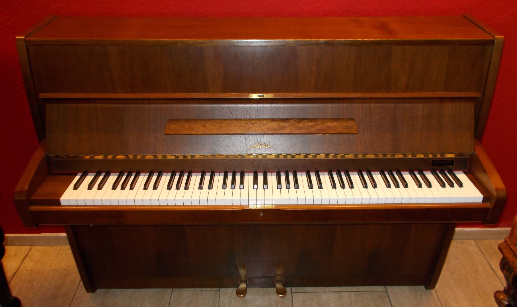 Sauter 110 von 1964 in Nussbaum matt