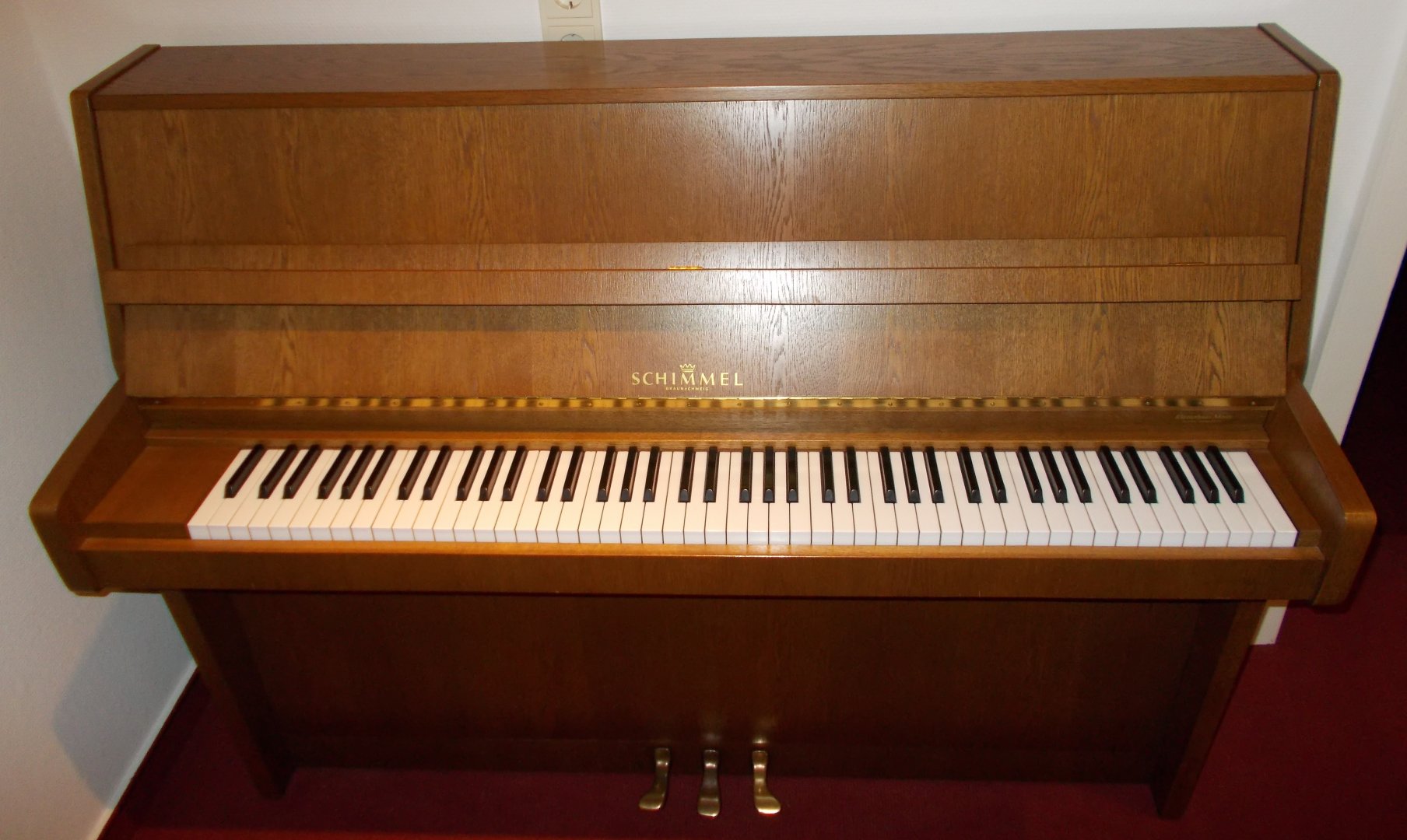 Schimmel 112 von 1983 in Eiche matt