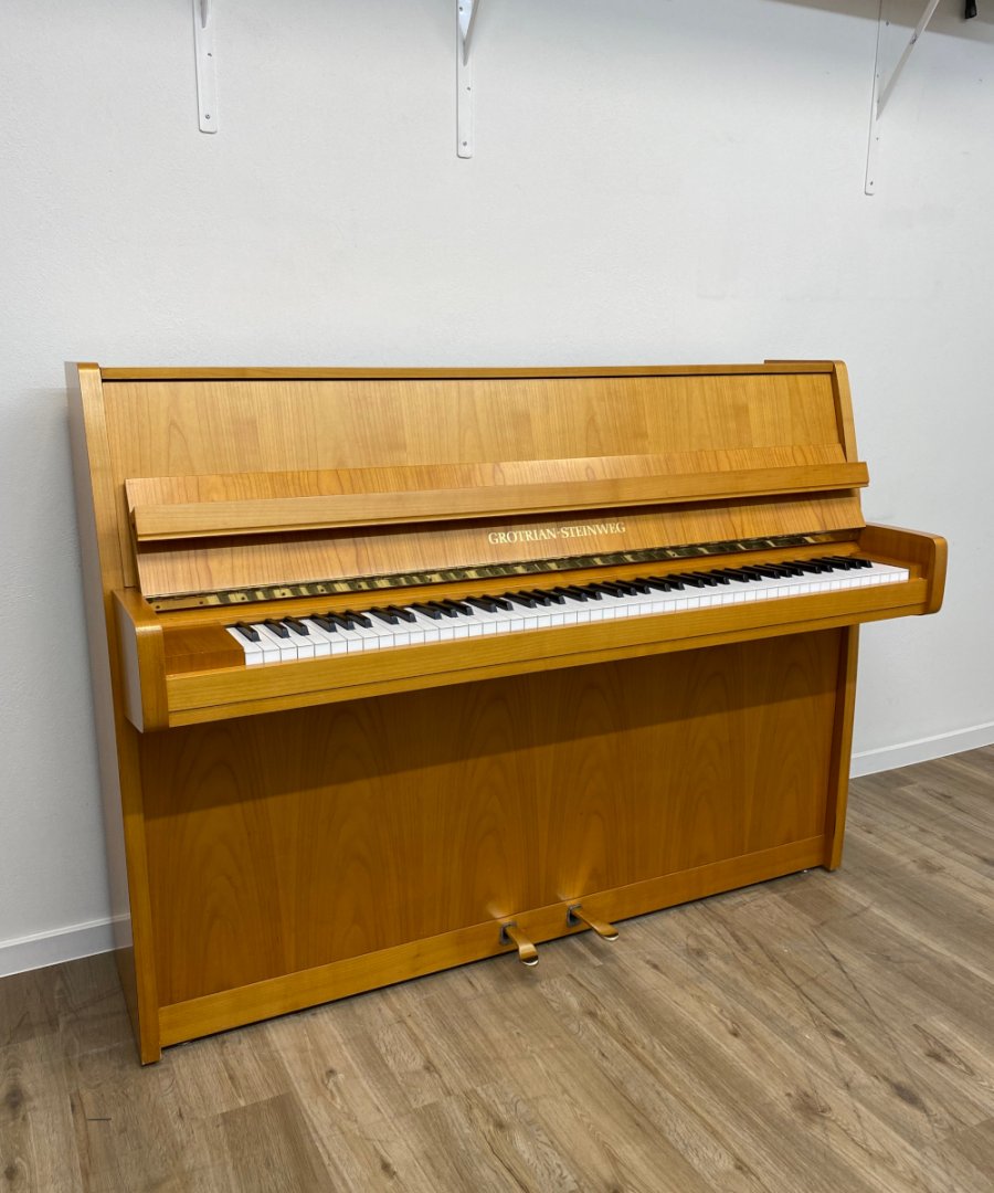 Grotrian-Steinweg 108 von 1988 in Kirschbaum matt