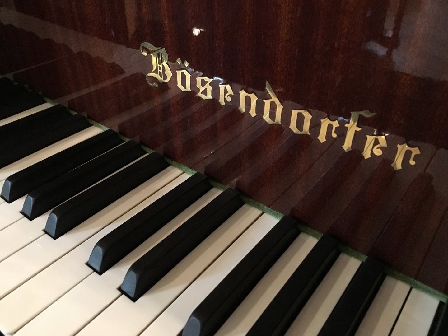 Bösendorfer 200 Mahagoni von 1973 in Mahagoni glänzend