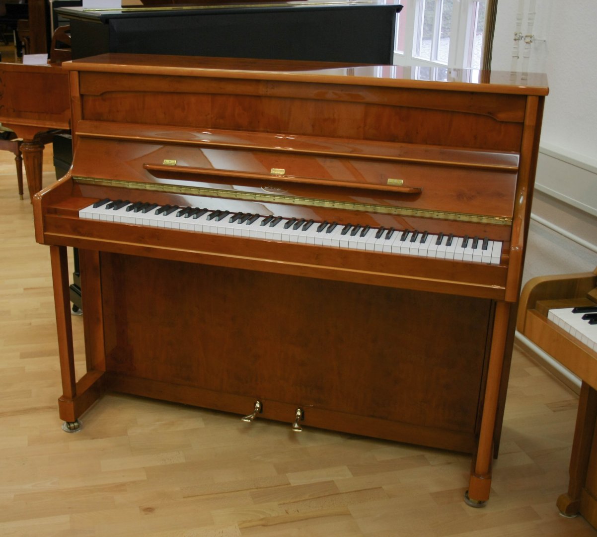 Ibach 120 cm von 1989 in Eibe glänzend