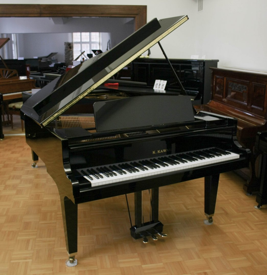 Kawai KF1 von 1995 in Schwarz glänzend