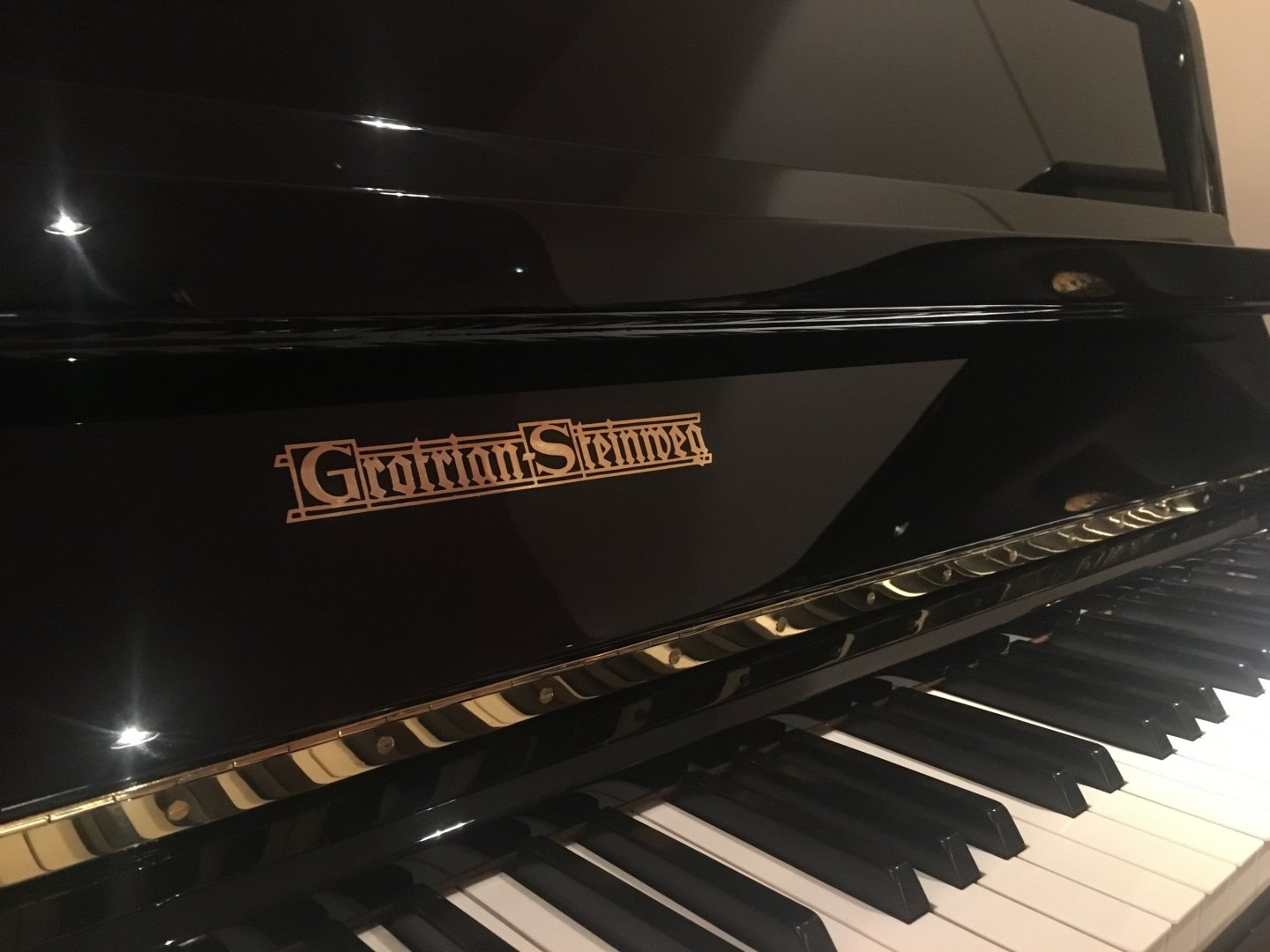 Grotrian-Steinweg 110 schwarz poliert von 1975 in Schwarz glänzend