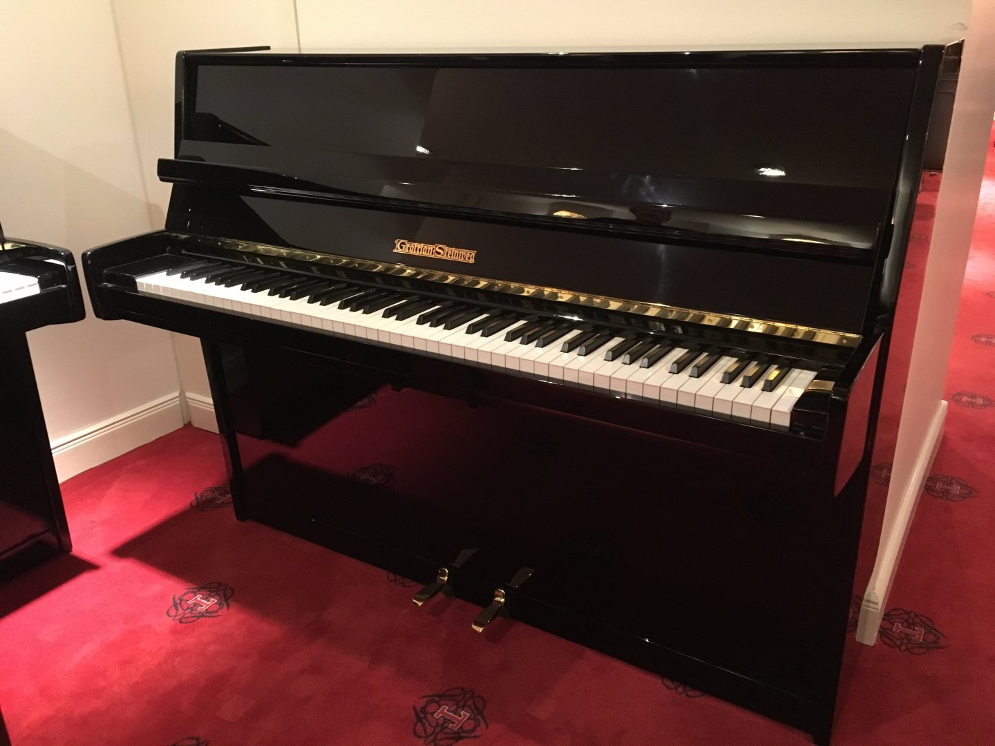 Grotrian-Steinweg 110 schwarz poliert von 1974 in Schwarz glänzend