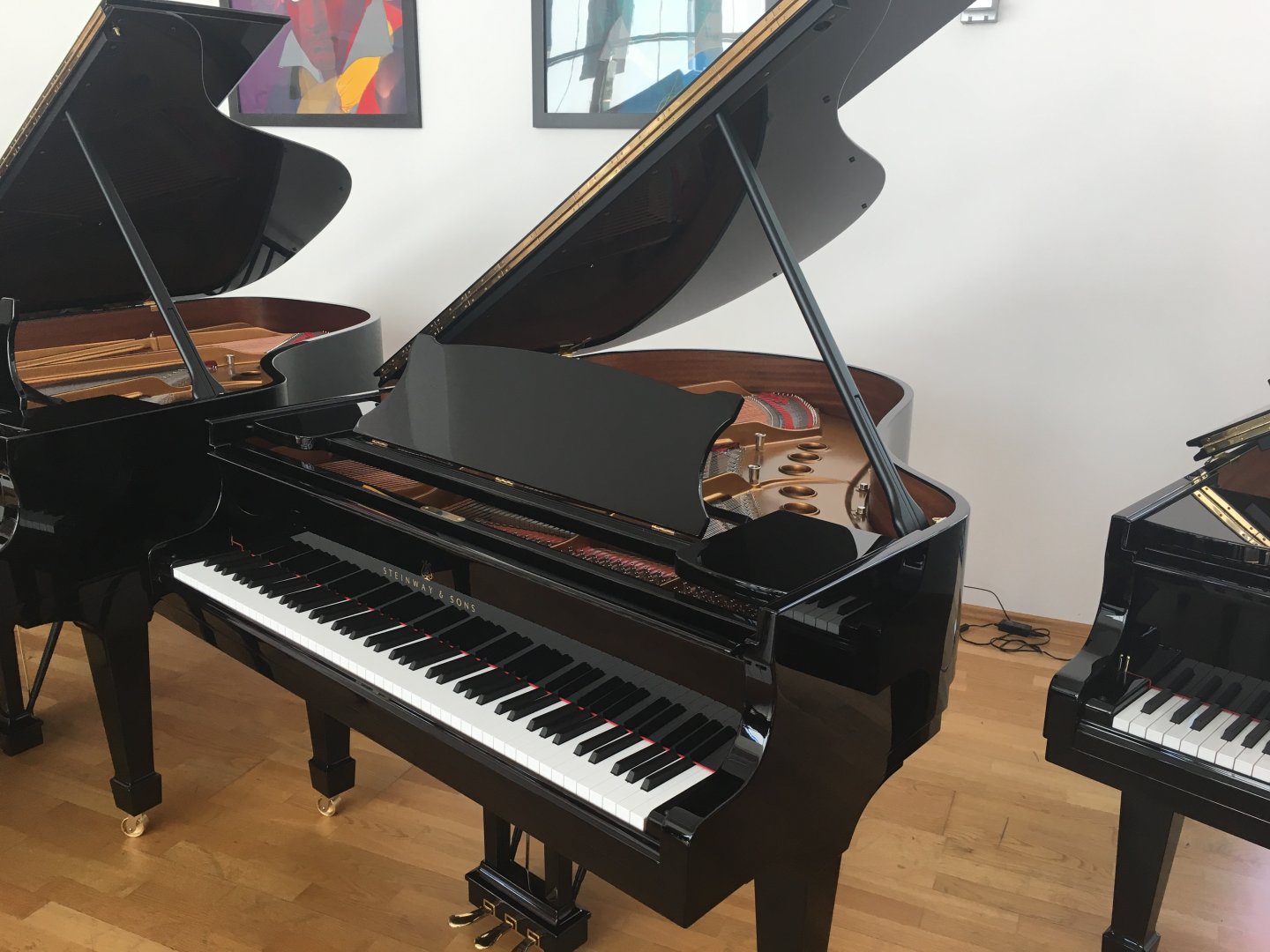 Steinway & Sons M 170 von 2012 in Schwarz glänzend