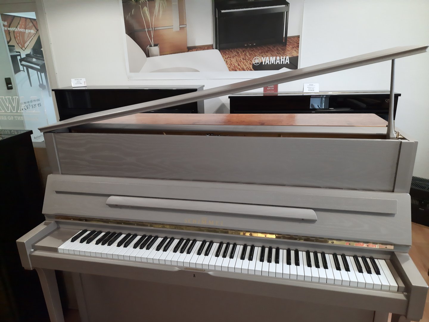 Schimmel 120TE von 1989 in Sonderfarbe matt