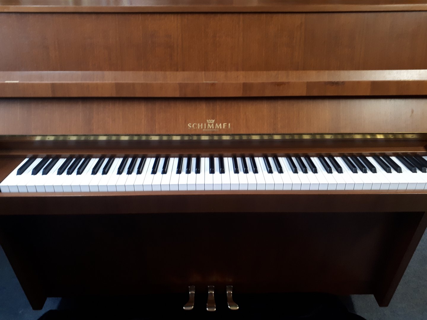 Schimmel 112/5 von 1979 in Nussbaum matt
