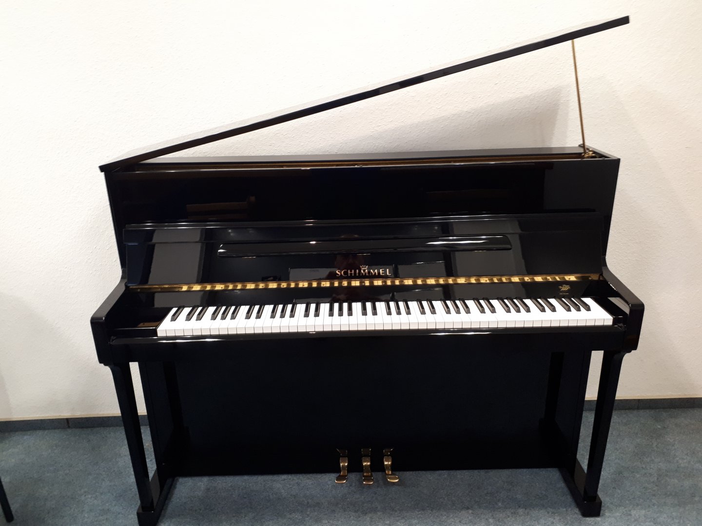 Schimmel 112/10 T von 1988 in Schwarz glänzend