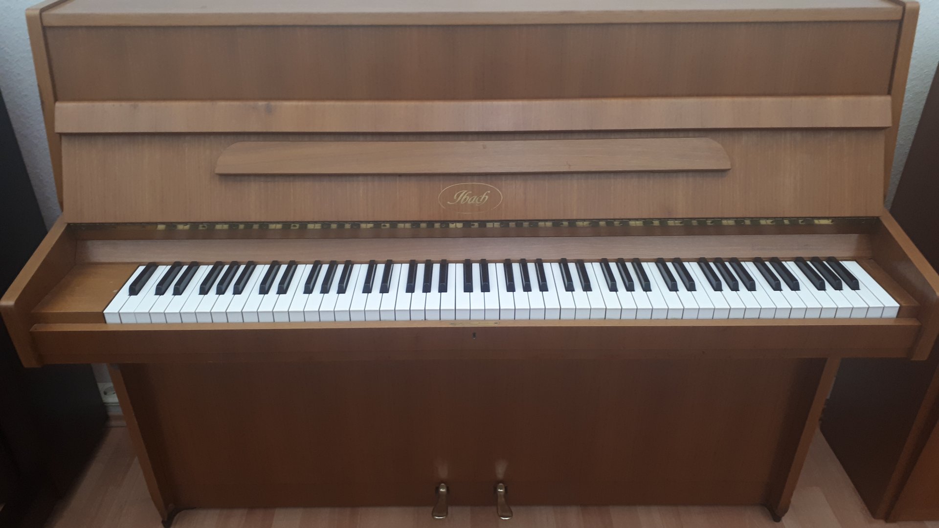 Ibach 112 von 1974 in Nussbaum matt