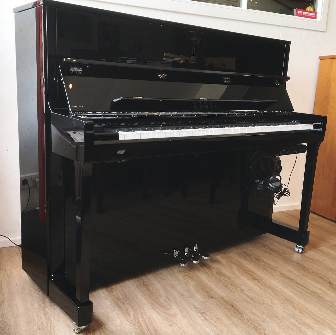 Kawai K-300 ATX2 von 2015 in Schwarz glänzend
