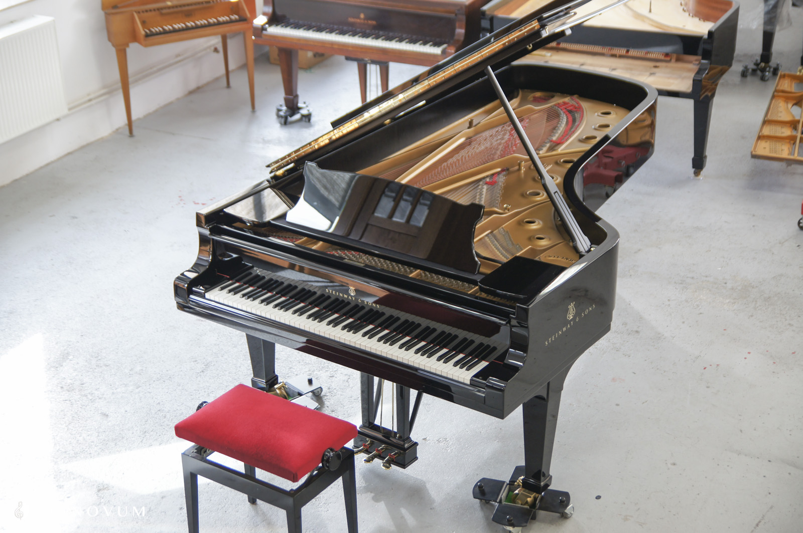 Steinway & Sons D-274 von 1952 in Schwarz glänzend