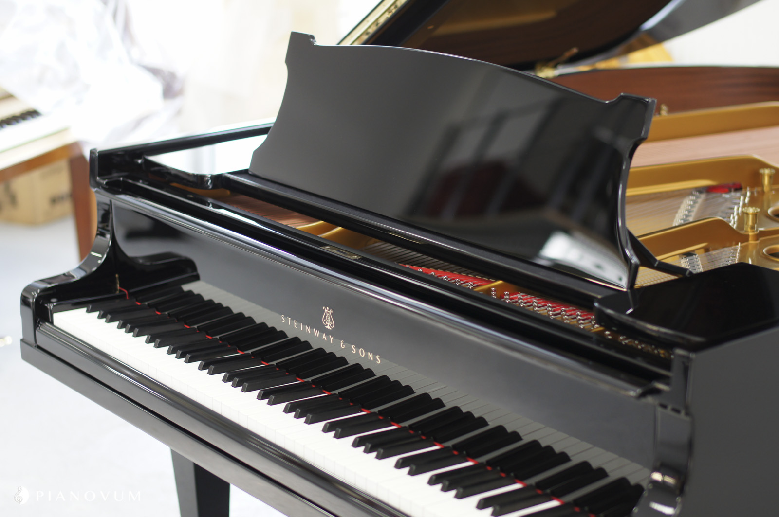 Steinway & Sons O-180 von 1927 in Schwarz glänzend