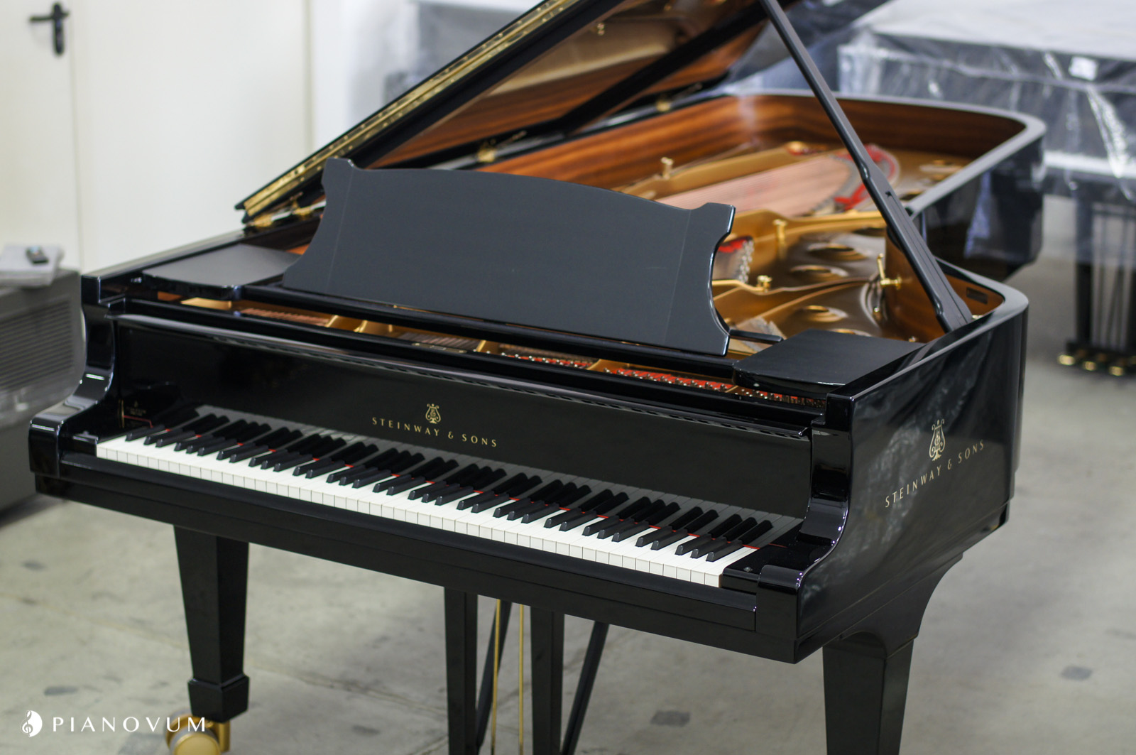 Steinway & Sons D-274 von 1972 in Schwarz glänzend