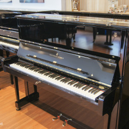 Steinway & Sons K-132 von 2002 in Schwarz glänzend