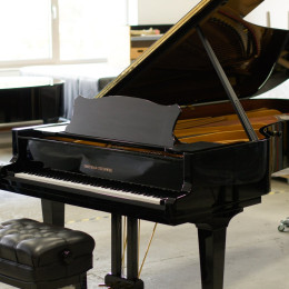 Grotrian-Steinweg 275 von 1993 in Schwarz glänzend