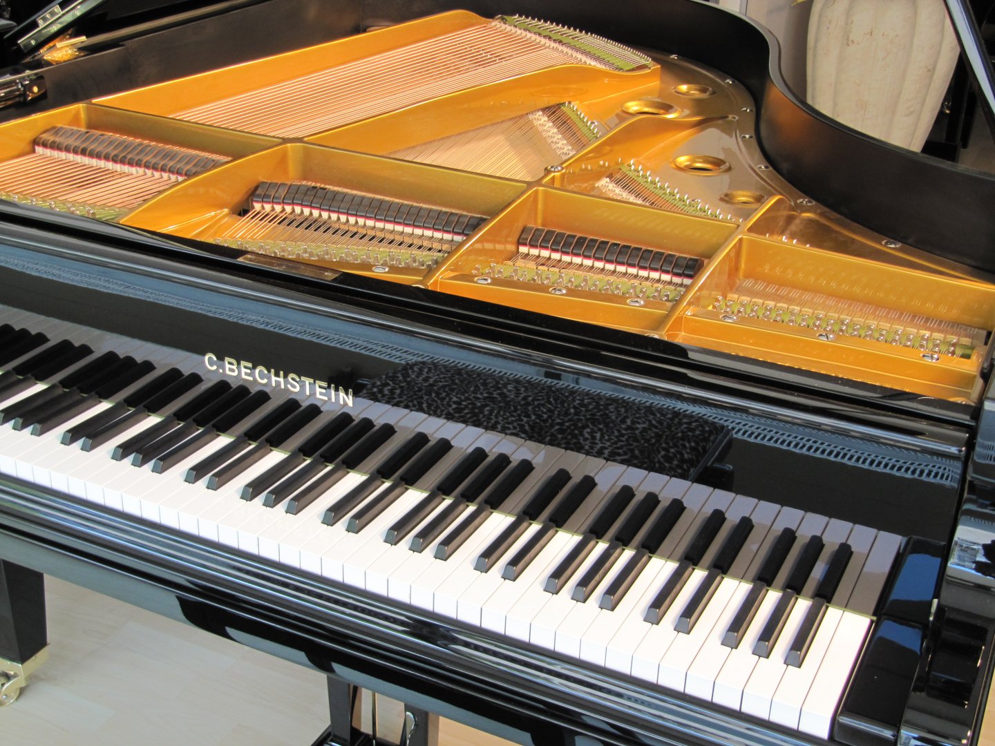 Bechstein L-167 von 1940 in Schwarz glänzend