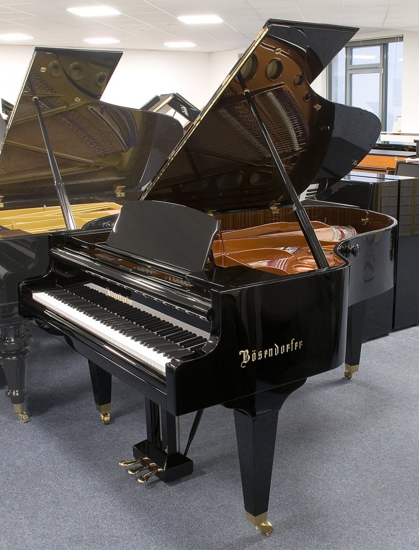 Bösendorfer 190 von 1916 in Schwarz glänzend