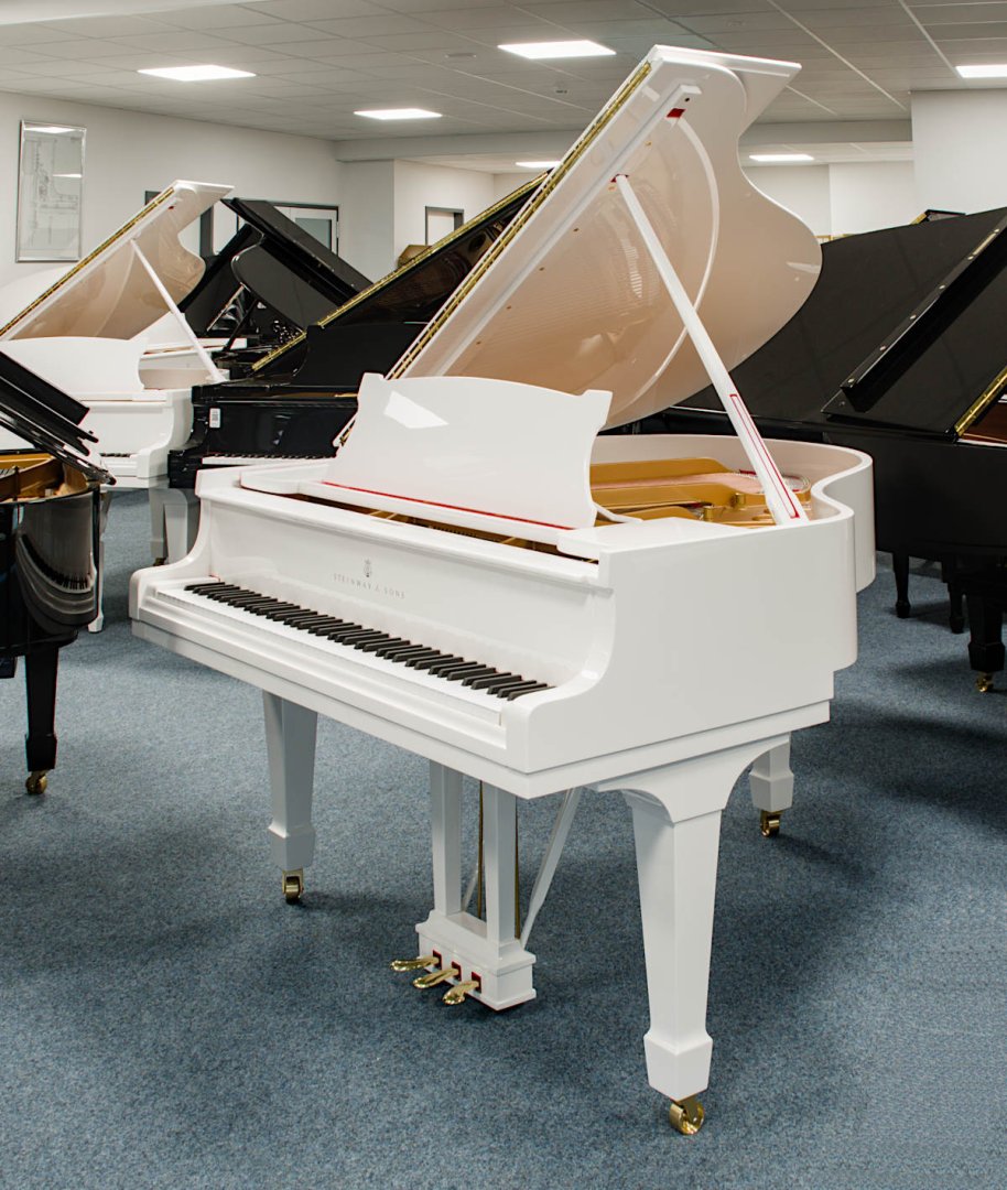 Steinway & Sons S-155 von 1948 in Weiß glänzend