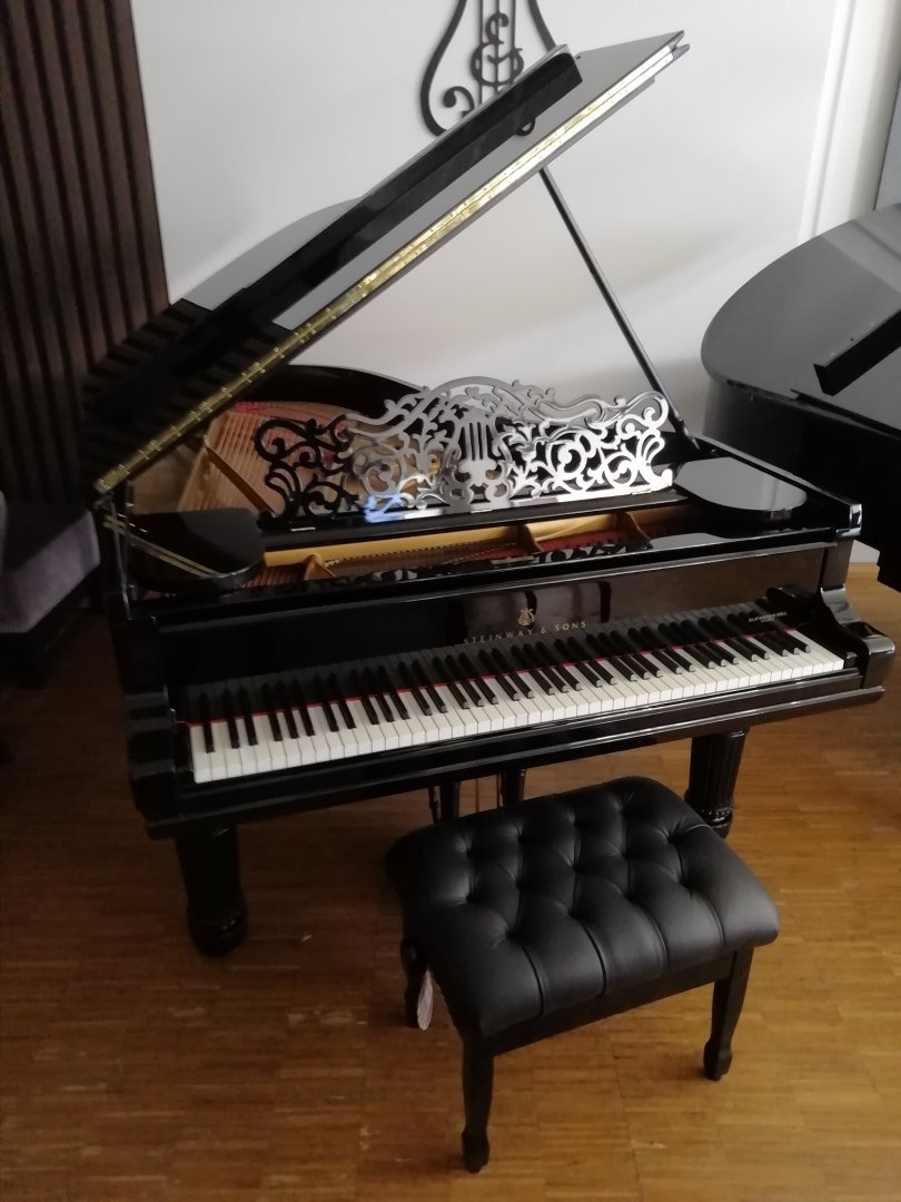 Steinway & Sons B-211 von 1901 in Schwarz glänzend